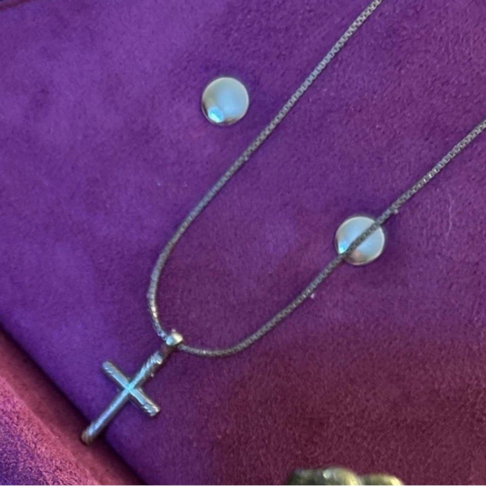 Sleek Silver Cross Pendant Necklace